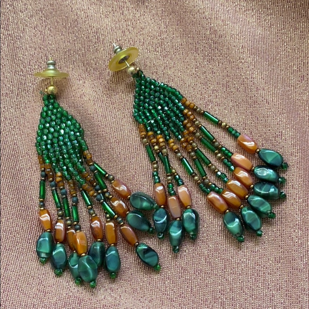 NWOT Green beaded earrings